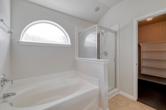 513 Mockingbird LN, Lockhart, TX 78644