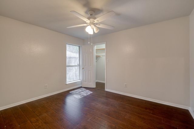 513 Mockingbird LN, Lockhart, TX 78644