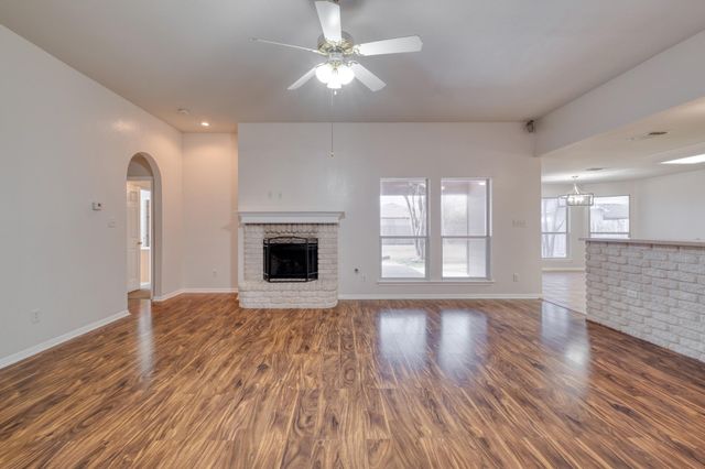 513 Mockingbird LN, Lockhart, TX 78644