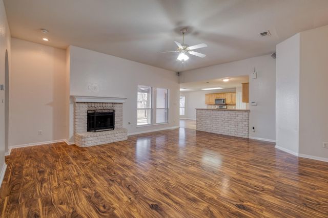 513 Mockingbird LN, Lockhart, TX 78644