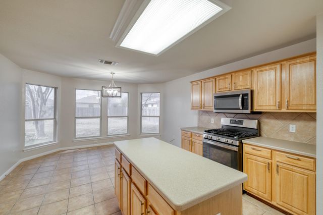 513 Mockingbird LN, Lockhart, TX 78644