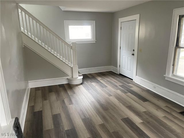 1438 Newton Street, Akron, OH 44305