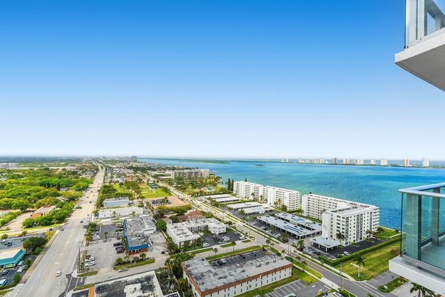 220 Lake Shore Drive 2123, Lake Park, FL 33403