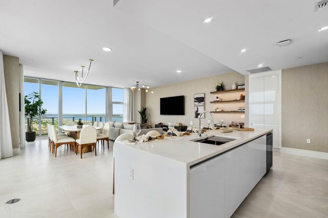 220 Lake Shore Drive 2123, Lake Park, FL 33403