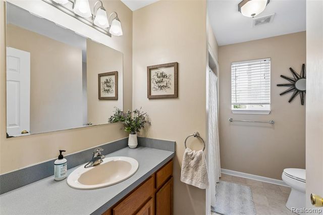 16180 Hill Forest Drive, Linden, MI 48451