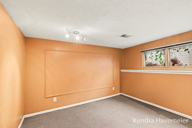 4867 Northview Avenue Ne, Plainfield Twp, MI 49525