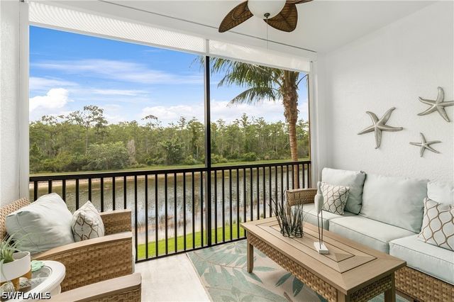 9590 Trevi CT 5325, Naples, FL 34113