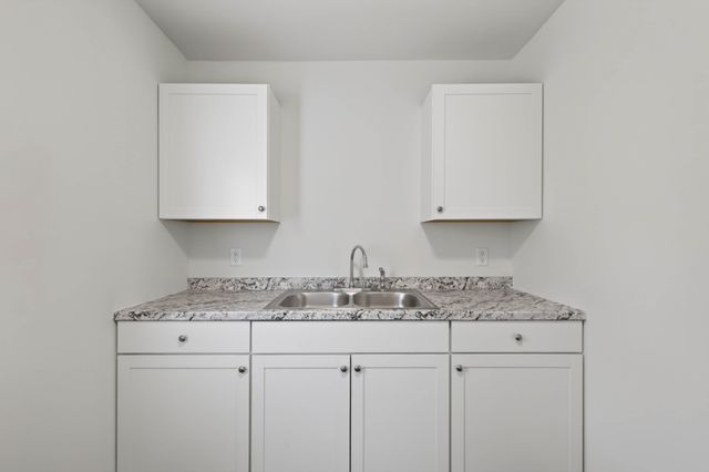 1316 Sunnyview Dr, Clarksville, TN 37040