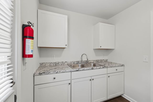 1316 Sunnyview Dr, Clarksville, TN 37040