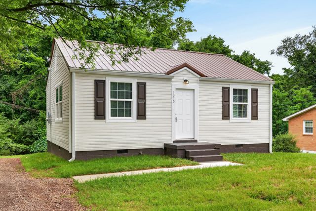 1316 Sunnyview Dr, Clarksville, TN 37040