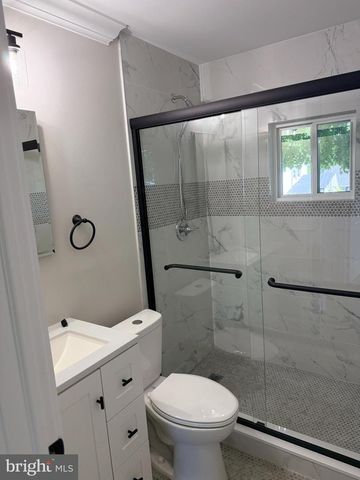 44 TINSEL RD, Levittown, PA 19056