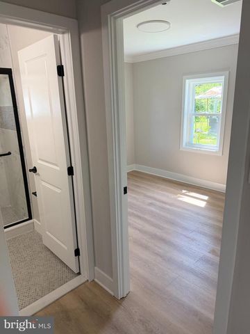 44 TINSEL RD, Levittown, PA 19056
