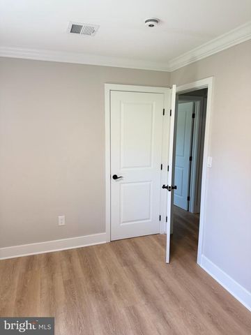44 TINSEL RD, Levittown, PA 19056