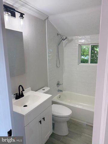 44 TINSEL RD, Levittown, PA 19056
