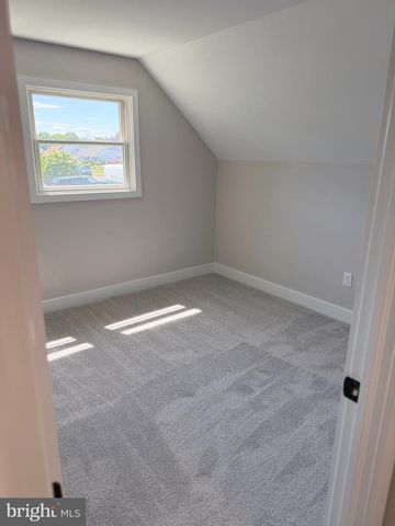44 TINSEL RD, Levittown, PA 19056
