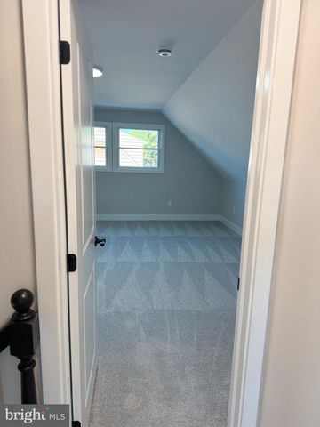 44 TINSEL RD, Levittown, PA 19056