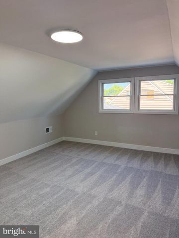 44 TINSEL RD, Levittown, PA 19056