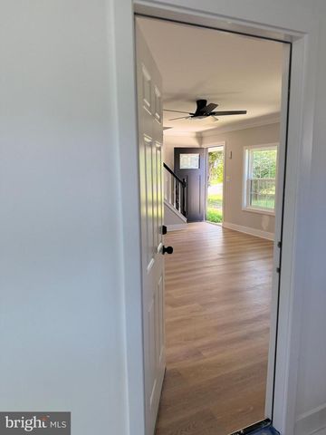 44 TINSEL RD, Levittown, PA 19056