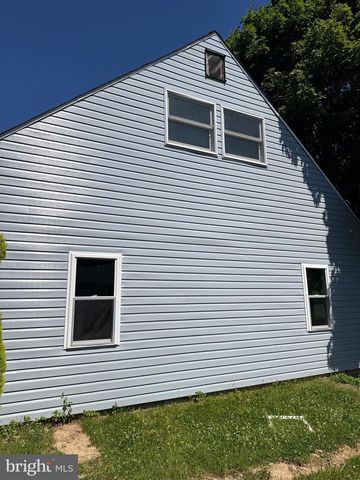 44 TINSEL RD, Levittown, PA 19056