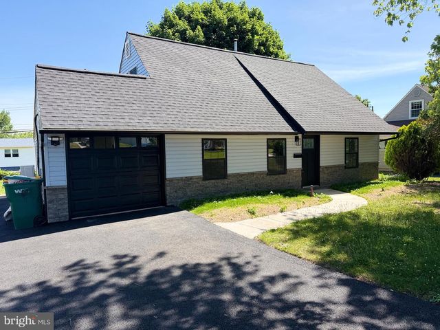 44 TINSEL RD, Levittown, PA 19056