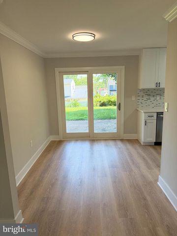 44 TINSEL RD, Levittown, PA 19056