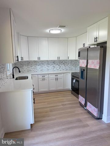 44 TINSEL RD, Levittown, PA 19056