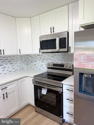 44 TINSEL RD, Levittown, PA 19056
