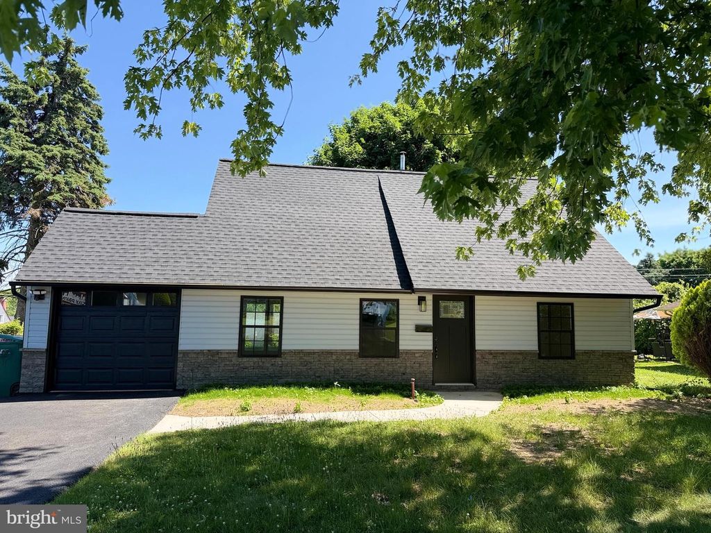 44 TINSEL RD, Levittown, PA 19056