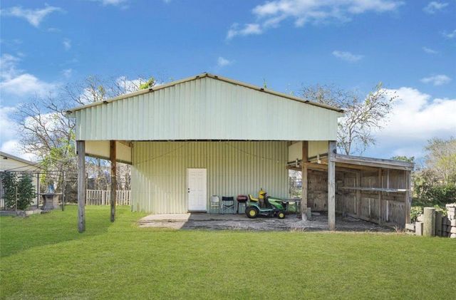 610 12th Street, Dickinson, TX 77539