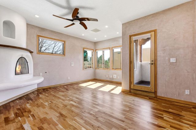 1901 Via Del Sol NE, Albuquerque, NM 87110