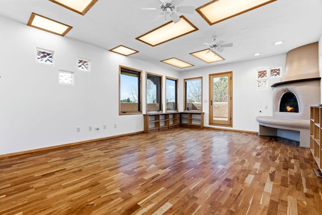 1901 Via Del Sol NE, Albuquerque, NM 87110