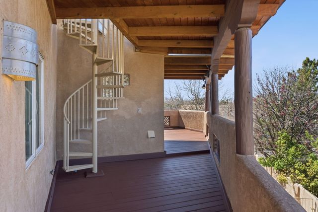 1901 Via Del Sol NE, Albuquerque, NM 87110