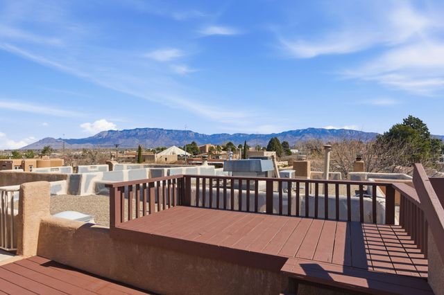 1901 Via Del Sol NE, Albuquerque, NM 87110