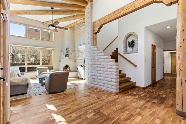 1901 Via Del Sol NE, Albuquerque, NM 87110