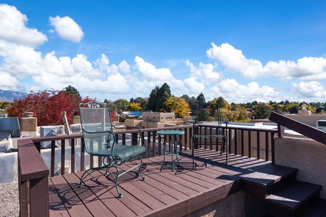 1901 Via Del Sol NE, Albuquerque, NM 87110