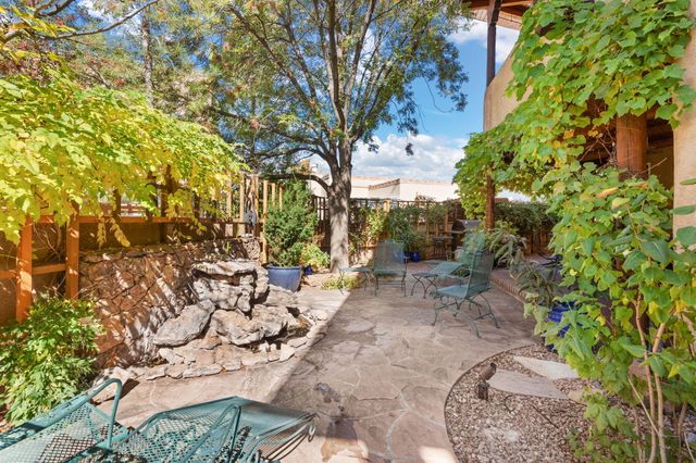 1901 Via Del Sol NE, Albuquerque, NM 87110