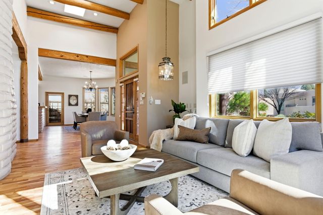 1901 Via Del Sol NE, Albuquerque, NM 87110