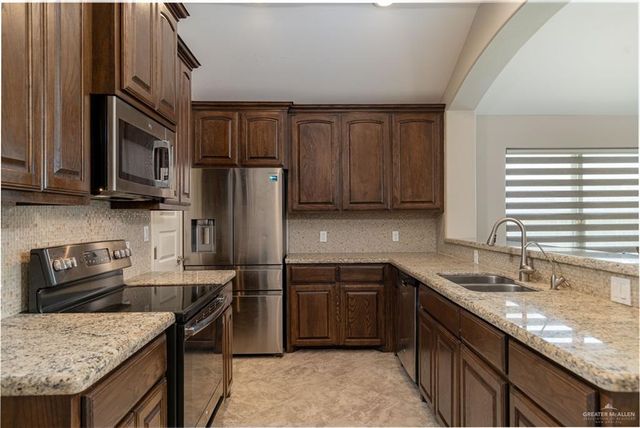 412 S Paseo Del Rey Street, Mission, TX 78572