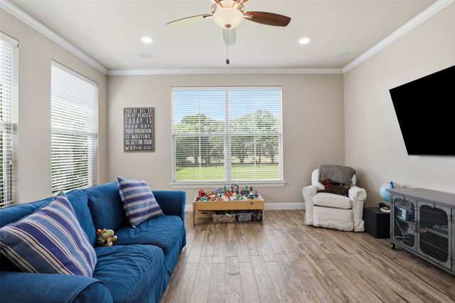 697 E Canyon Creek Lane, Weatherford, TX 76087