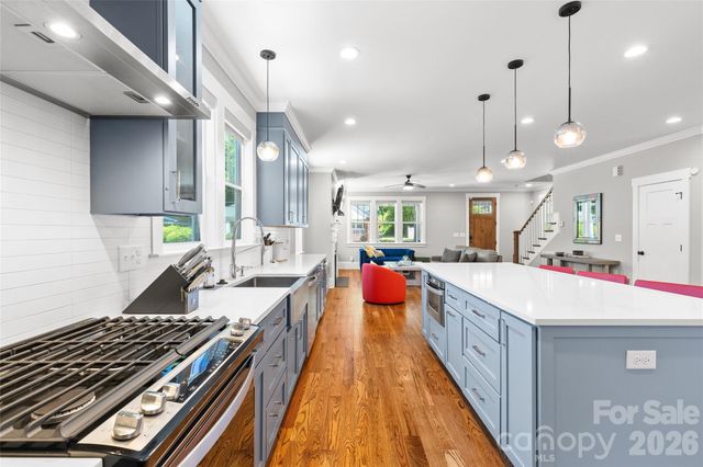 2315 Dundeen Street, Charlotte, NC 28216