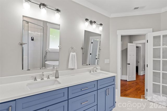 2315 Dundeen Street, Charlotte, NC 28216
