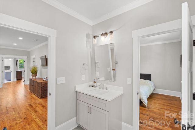 2315 Dundeen Street, Charlotte, NC 28216