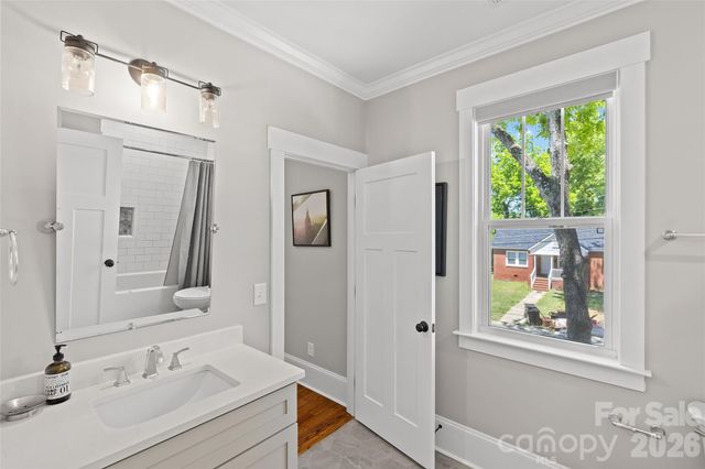 2315 Dundeen Street, Charlotte, NC 28216