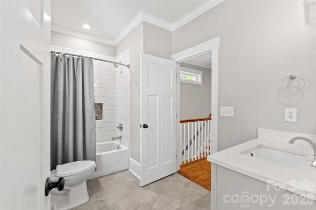 2315 Dundeen Street, Charlotte, NC 28216