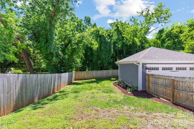 2315 Dundeen Street, Charlotte, NC 28216