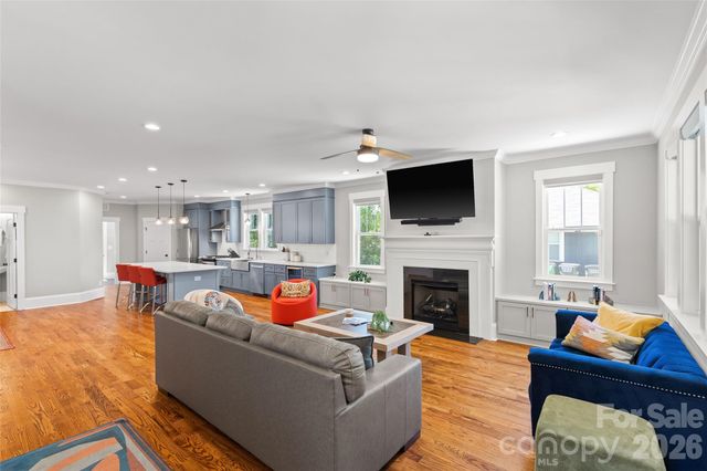 2315 Dundeen Street, Charlotte, NC 28216