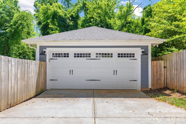 2315 Dundeen Street, Charlotte, NC 28216