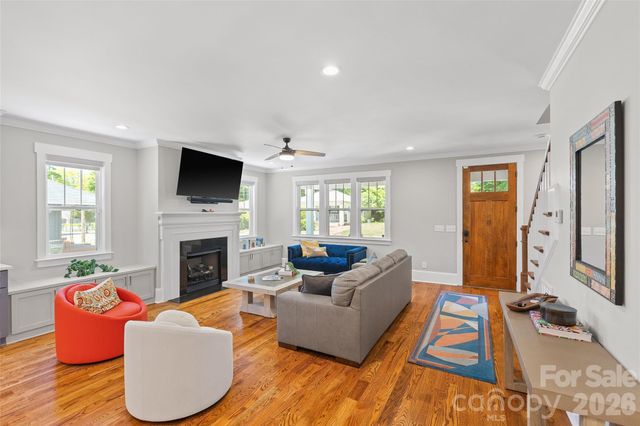 2315 Dundeen Street, Charlotte, NC 28216