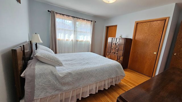 1208 N Walnut Avenue, Arlington Heights, IL 60004