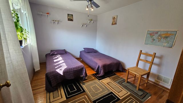 1208 N Walnut Avenue, Arlington Heights, IL 60004